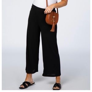NWT crop maternity pants